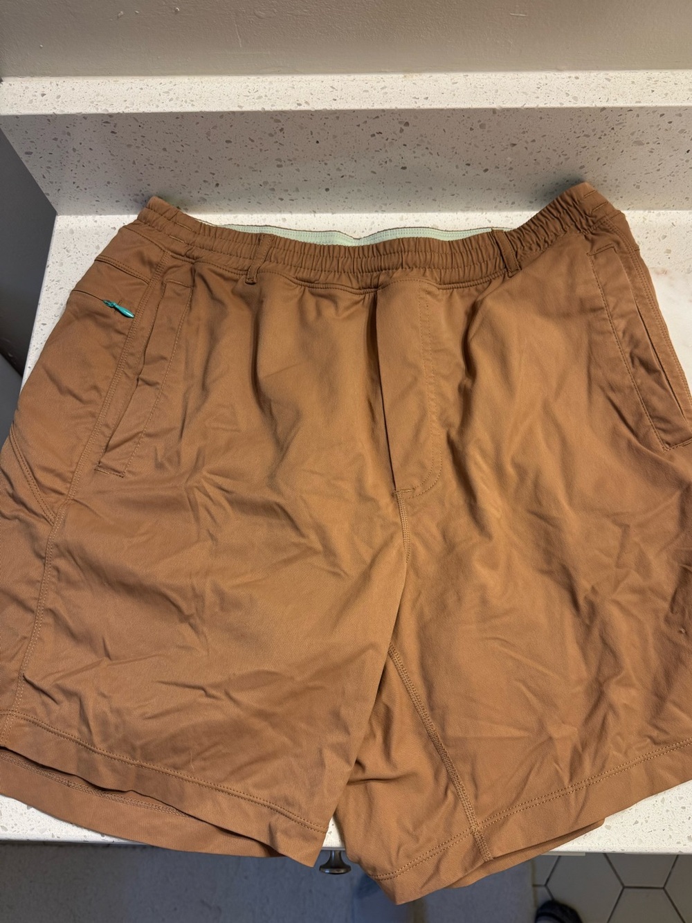 Birddogs Men's Tan Athletic Elastic-Waist Shorts
